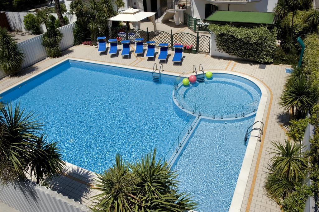 Residence Acquamarina San Benedetto del Tronto Exterior photo