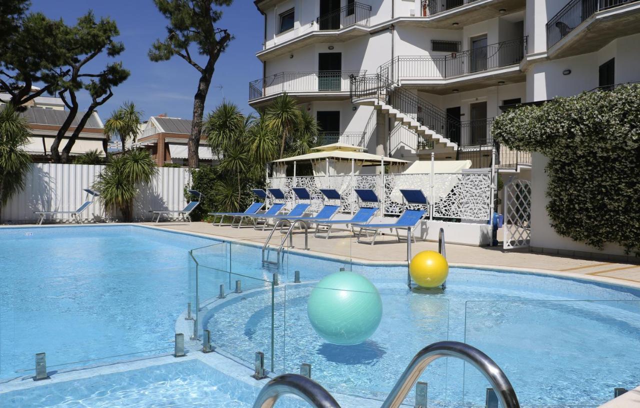 Residence Acquamarina San Benedetto del Tronto Exterior photo